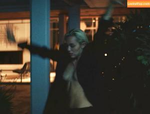 Miley Cyrus photo #1021