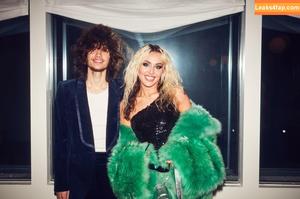 Miley Cyrus photo #1128