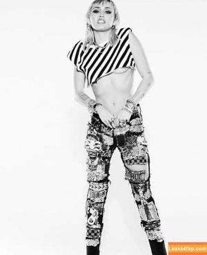Miley Cyrus photo #1322
