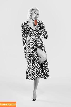 Miley Cyrus photo #1335