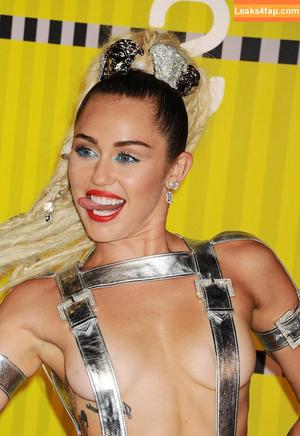 Miley Cyrus photo #1579