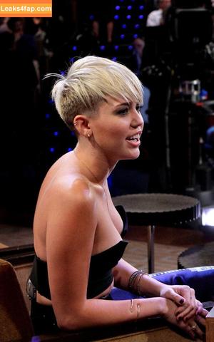 Miley Cyrus photo #1582