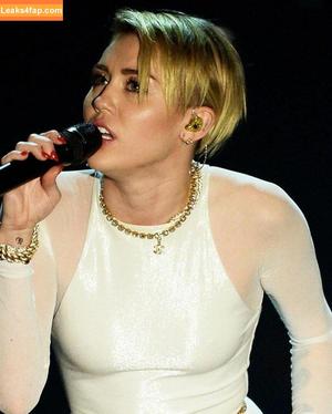 Miley Cyrus photo #1656