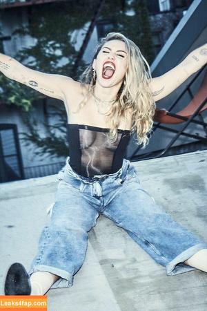 Miley Cyrus photo #1669