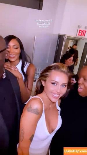 Miley Cyrus photo #1738