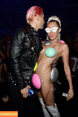 Miley Cyrus photo #1827