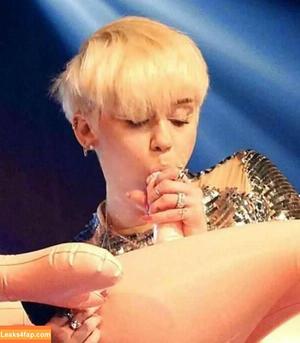 Miley Cyrus photo #1828