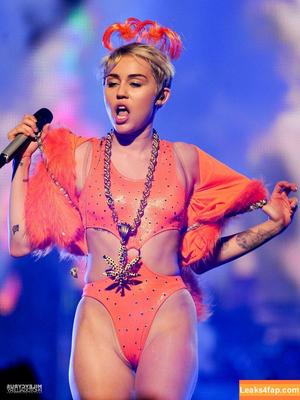 Miley Cyrus photo #1870
