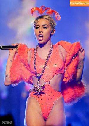 Miley Cyrus photo #1871