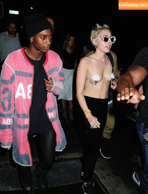 Miley Cyrus photo #1878