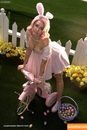 Miley Cyrus photo #1930