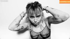 Miley Cyrus photo #1940