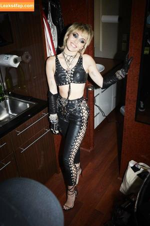 Miley Cyrus photo #1947
