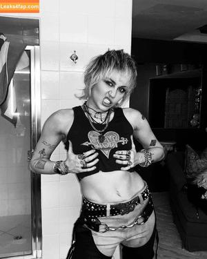 Miley Cyrus photo #1948