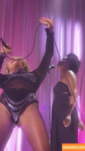 Miley Cyrus photo #1951