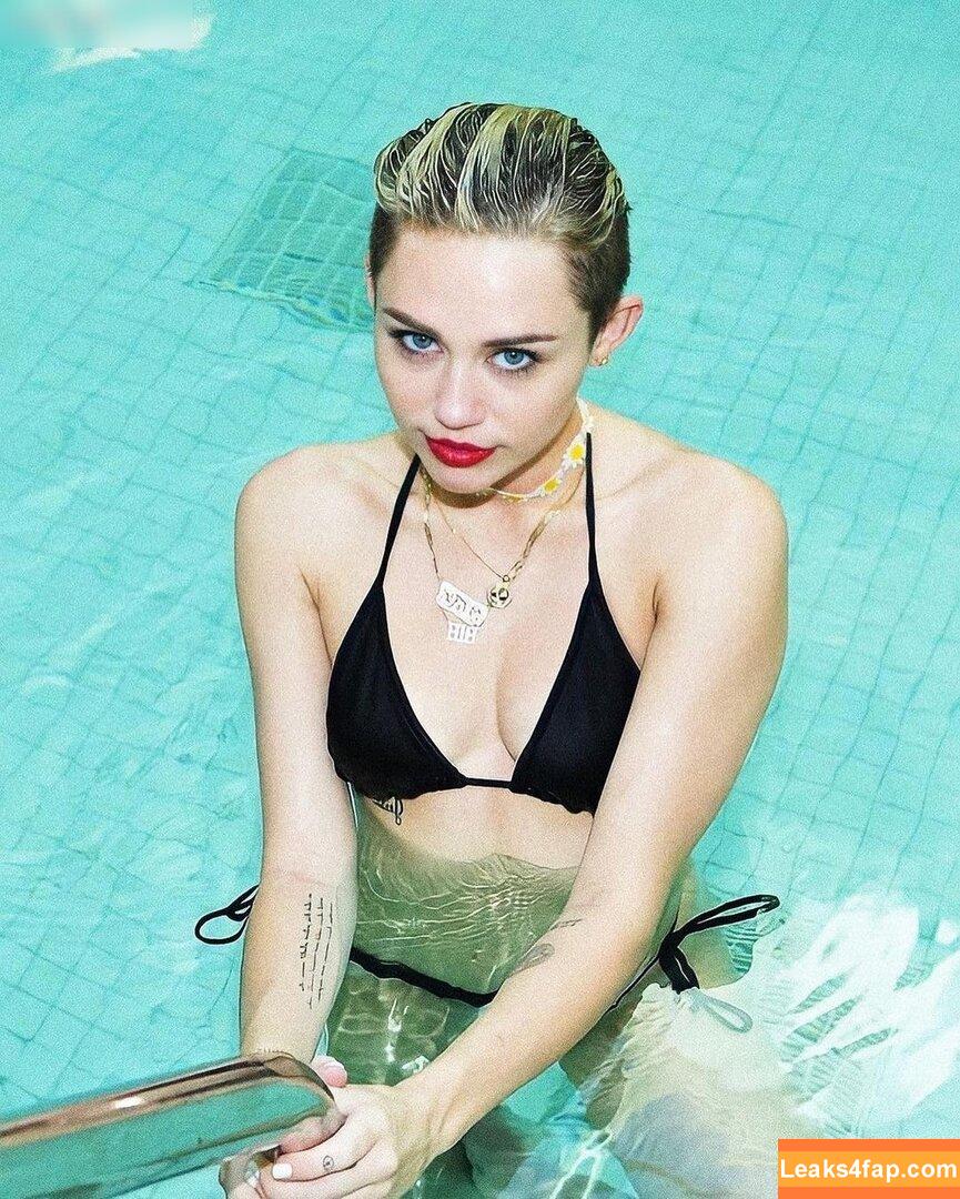 Miley Cyrus / https: / mileycyrus leaked photo photo #2049