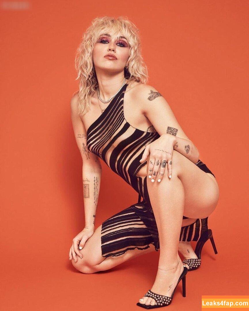 Miley Cyrus / https: / mileycyrus leaked photo photo #2056