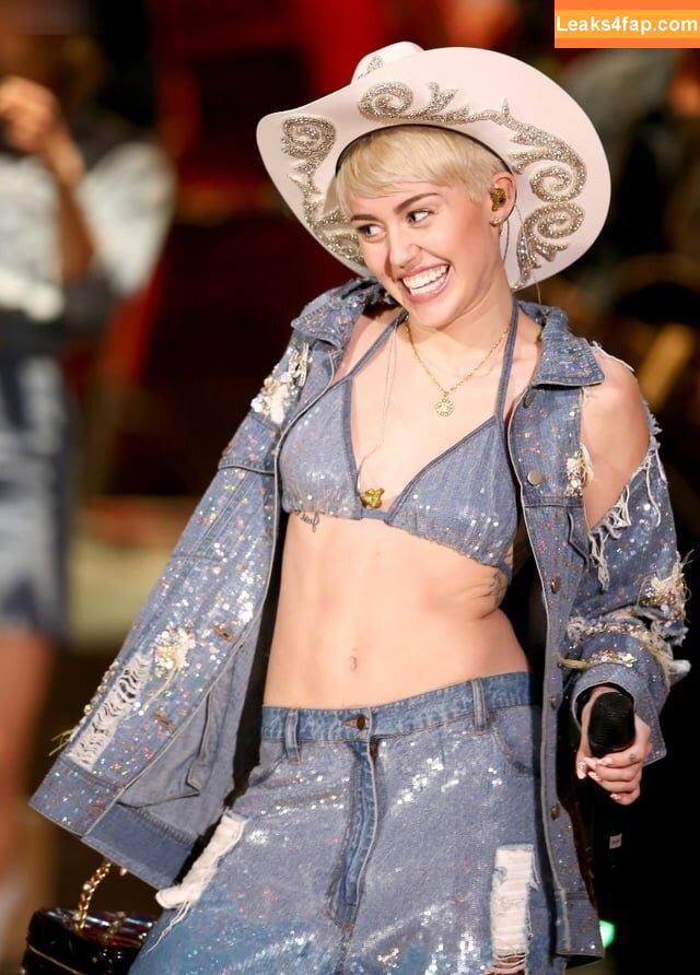 Miley Cyrus / https: / mileycyrus leaked photo photo #2090