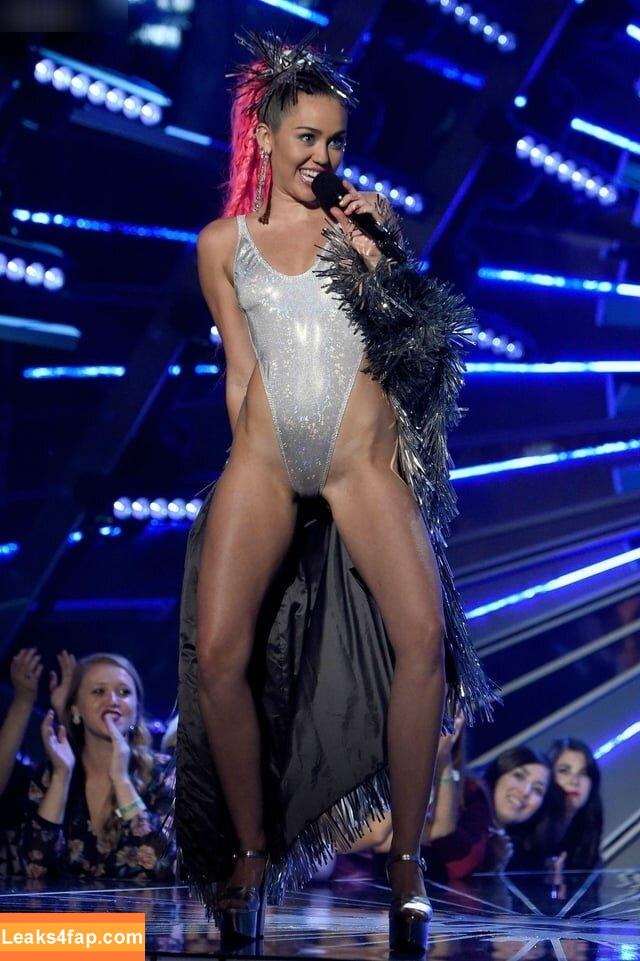 Miley Cyrus / https: / mileycyrus leaked photo photo #2092