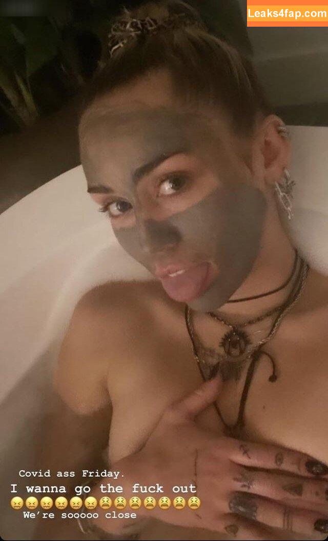 Miley Cyrus / https: / mileycyrus leaked photo photo #2111