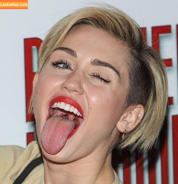 Miley Cyrus / https: / mileycyrus leaked photo photo #2188