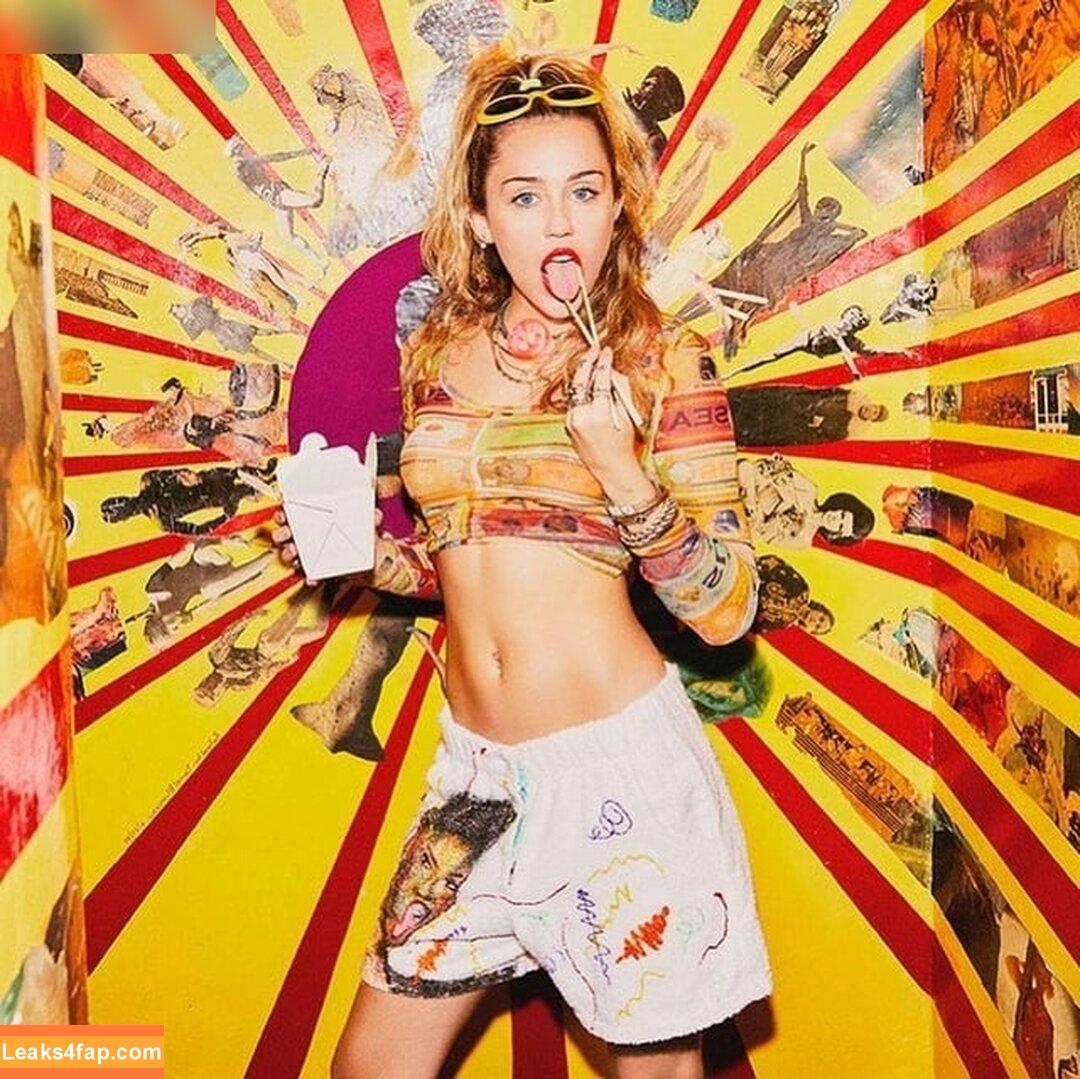 Miley Cyrus / https: / mileycyrus leaked photo photo #2191