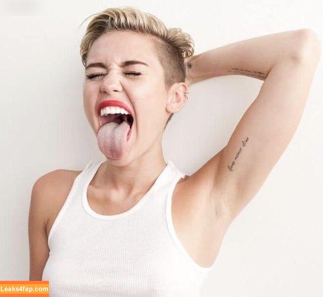 Miley Cyrus / https: / mileycyrus leaked photo photo #2194