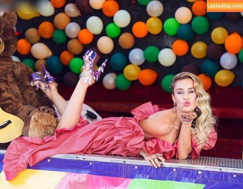 Miley Cyrus / MileyCyrus leaked photo photo #2221