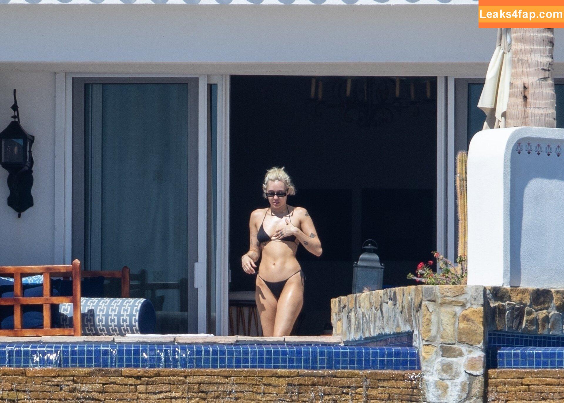 Miley Cyrus / MileyCyrus leaked photo photo #2270