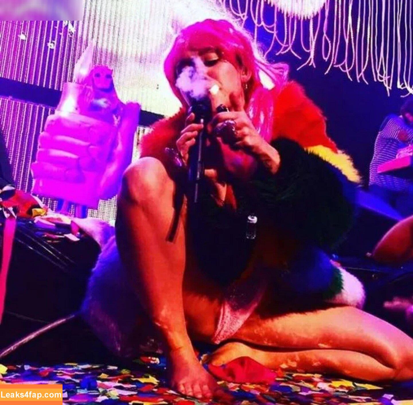 Miley Cyrus / MileyCyrus leaked photo photo #2374