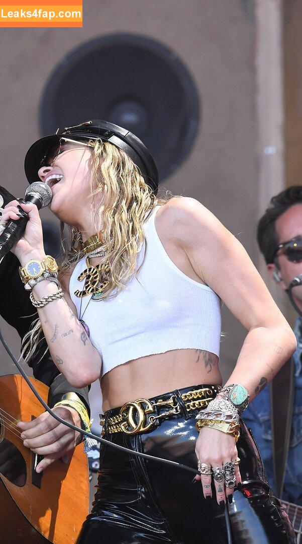 Miley Cyrus / MileyCyrus leaked photo photo #2380