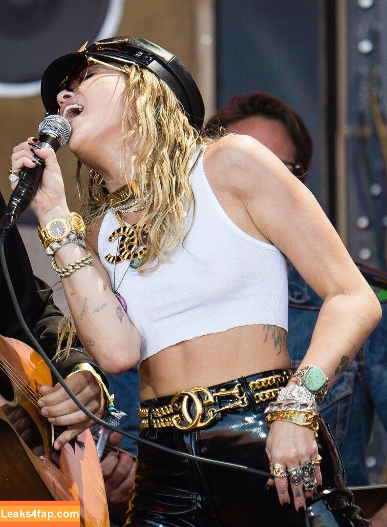 Miley Cyrus / MileyCyrus leaked photo photo #2381