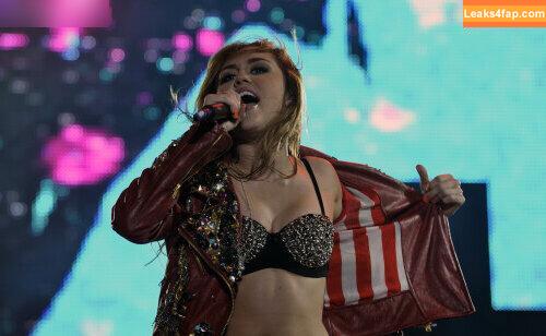 Miley Cyrus / MileyCyrus слитое фото фото #2418