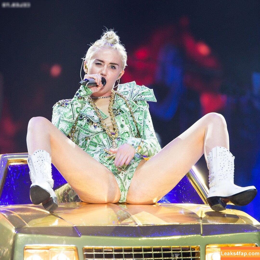 Miley Cyrus / MileyCyrus leaked photo photo #2458