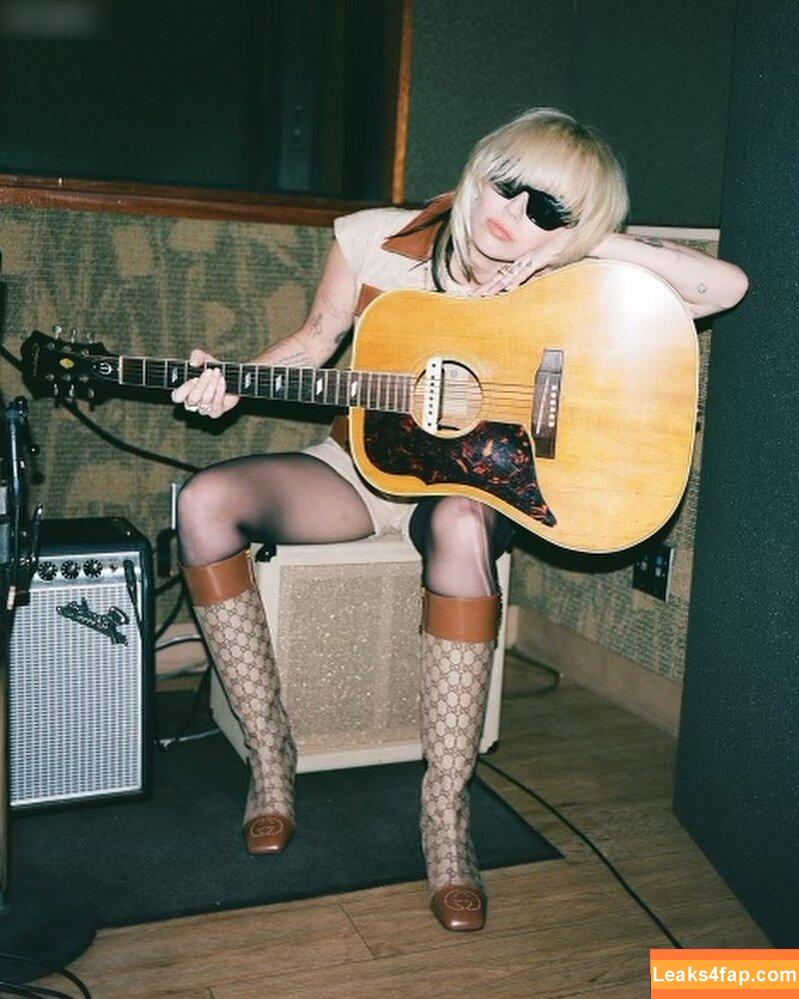 Miley Cyrus / MileyCyrus leaked photo photo #2482