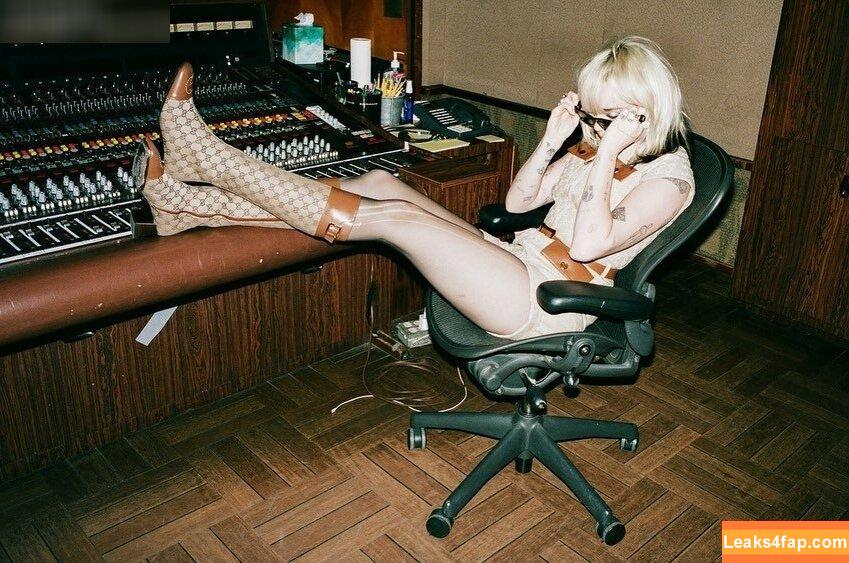 Miley Cyrus / MileyCyrus leaked photo photo #2485