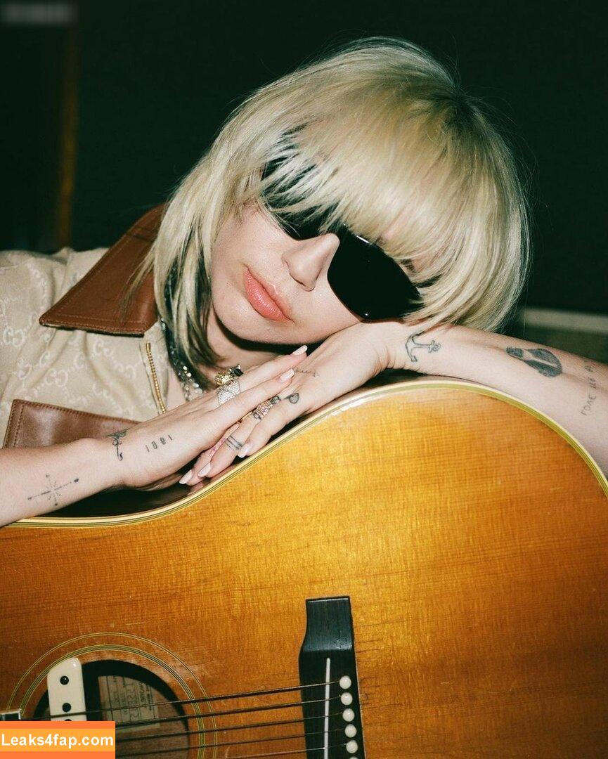 Miley Cyrus / MileyCyrus leaked photo photo #2489