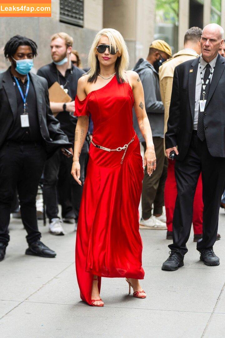 Miley Cyrus / MileyCyrus leaked photo photo #2504