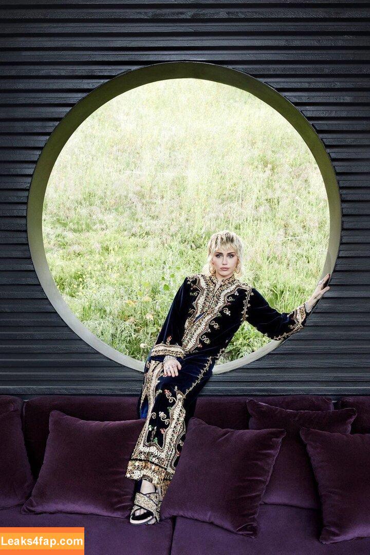 Miley Cyrus / MileyCyrus leaked photo photo #2514