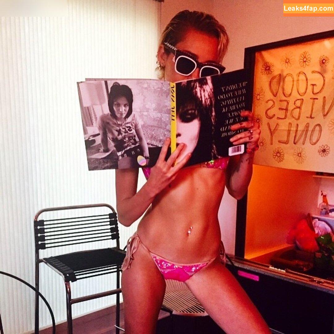 Miley Cyrus / MileyCyrus leaked photo photo #2563