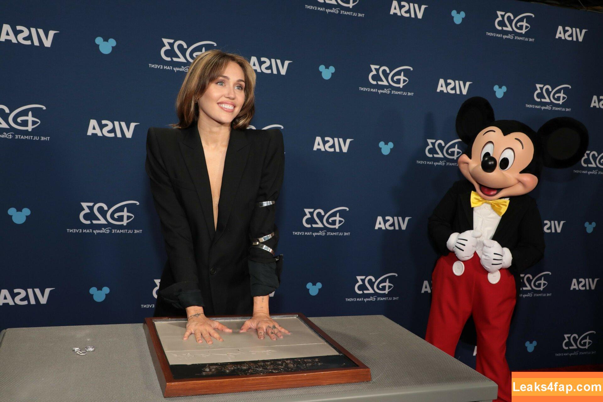 Miley Cyrus / MileyCyrus leaked photo photo #2630