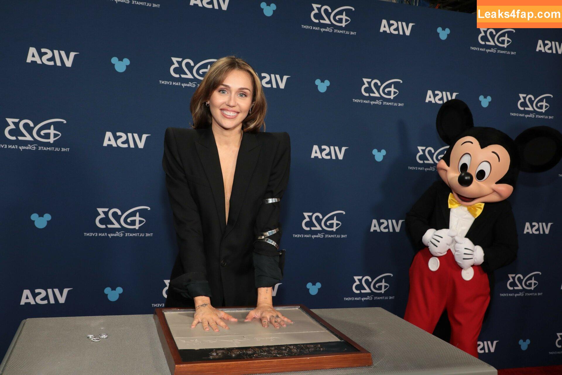 Miley Cyrus / MileyCyrus leaked photo photo #2631