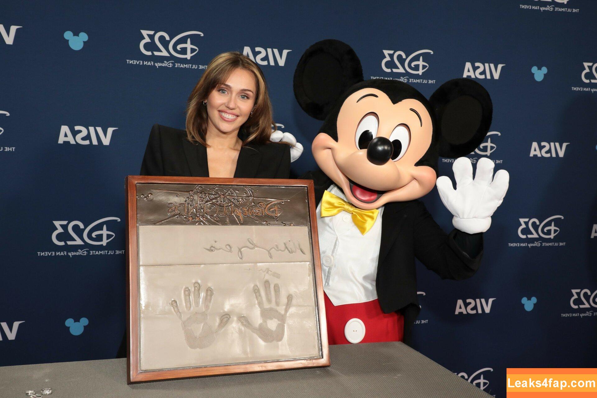 Miley Cyrus / MileyCyrus leaked photo photo #2632