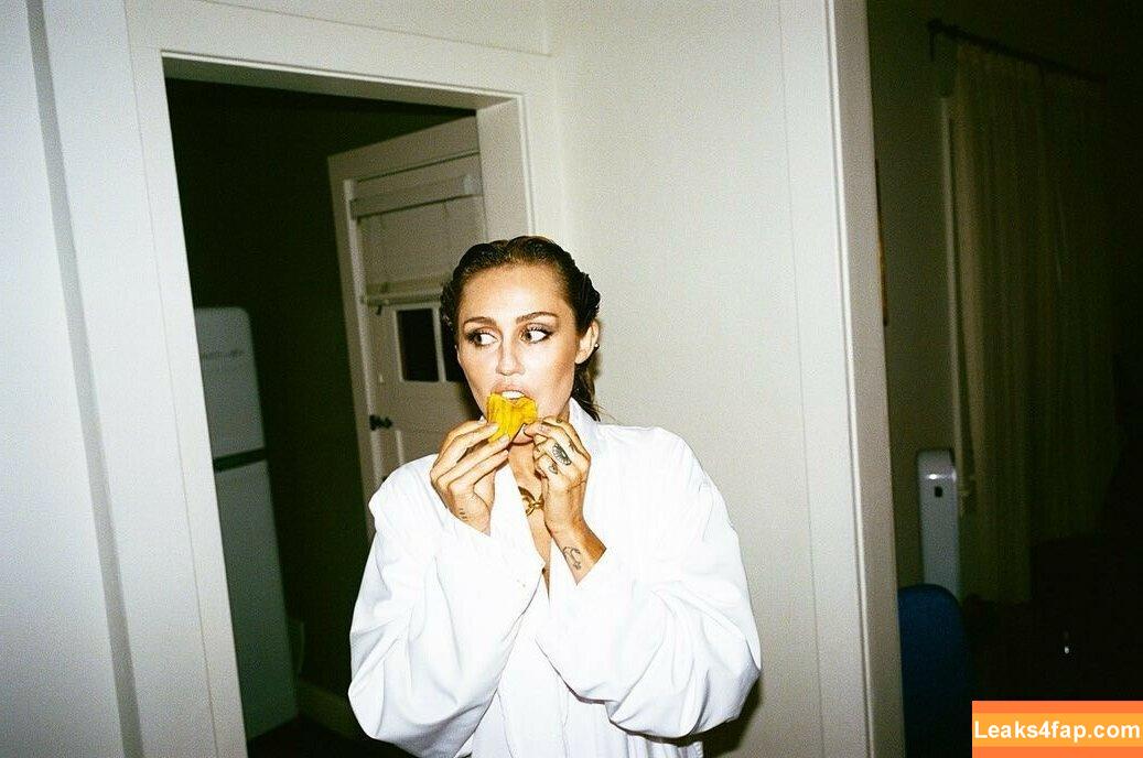 Miley Cyrus / MileyCyrus leaked photo photo #2633