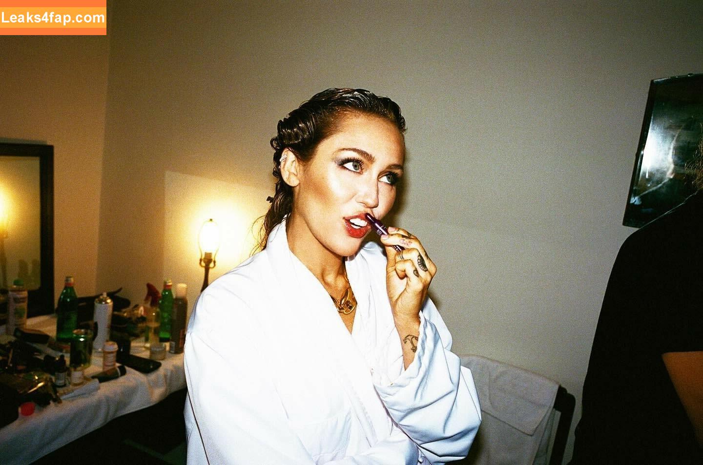 Miley Cyrus / MileyCyrus leaked photo photo #2638