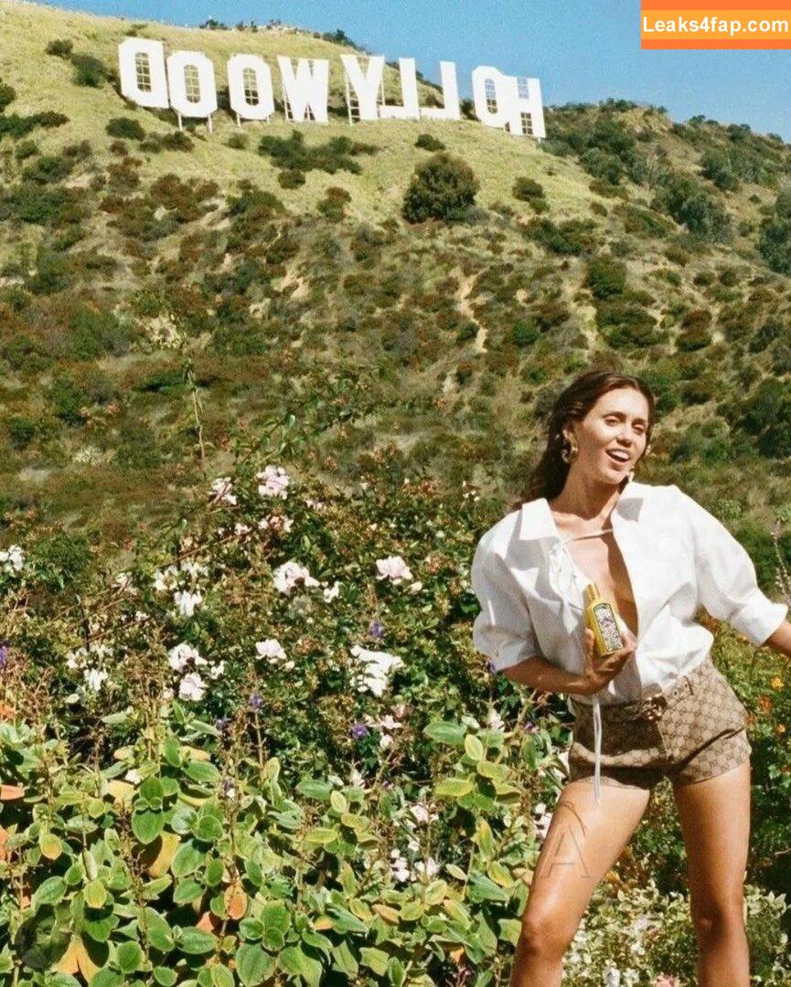 Miley Cyrus / MileyCyrus leaked photo photo #2783
