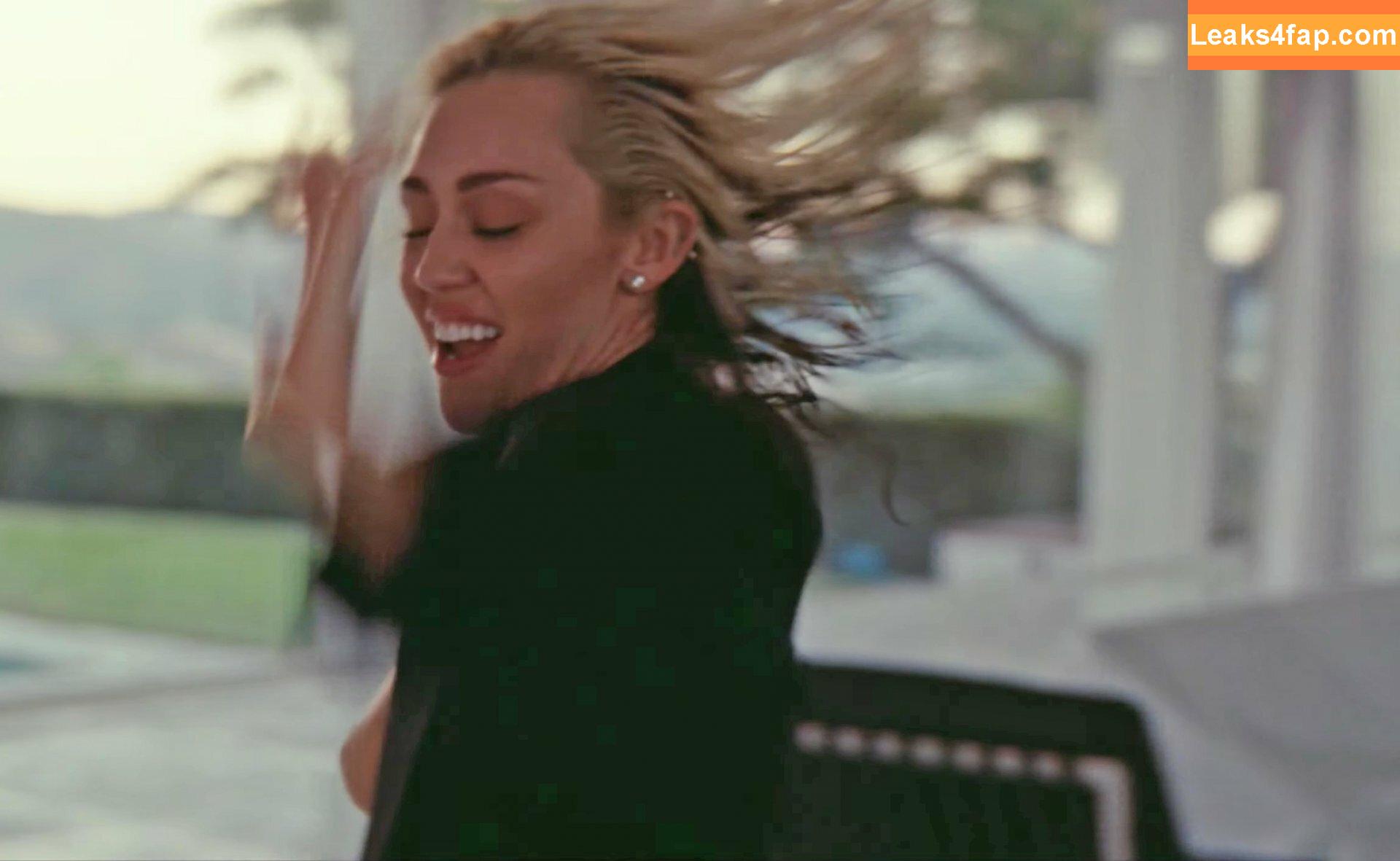 Miley Cyrus / MileyCyrus leaked photo photo #2794