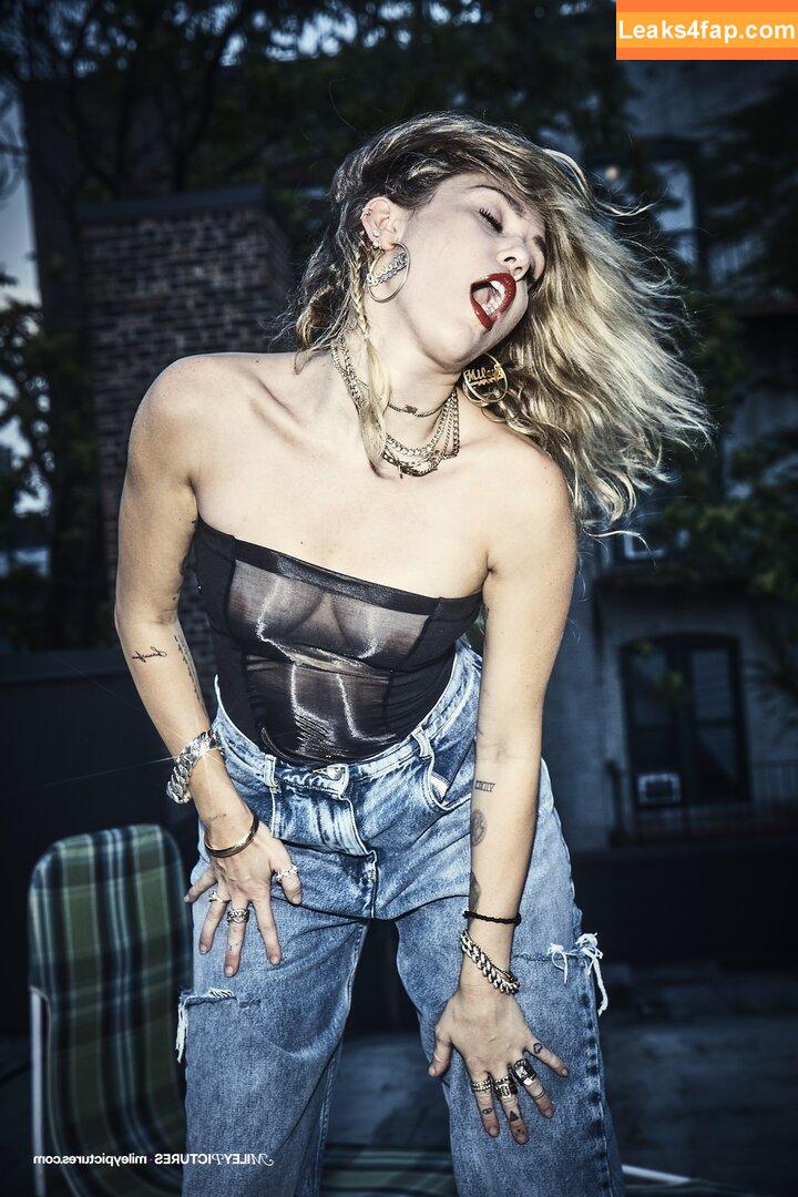 Miley Cyrus / MileyCyrus leaked photo photo #2847