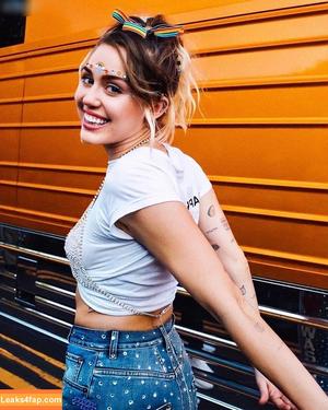 Miley Cyrus photo #2066