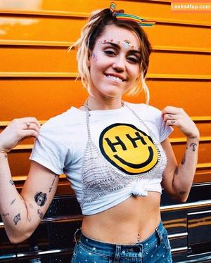 Miley Cyrus photo #2067